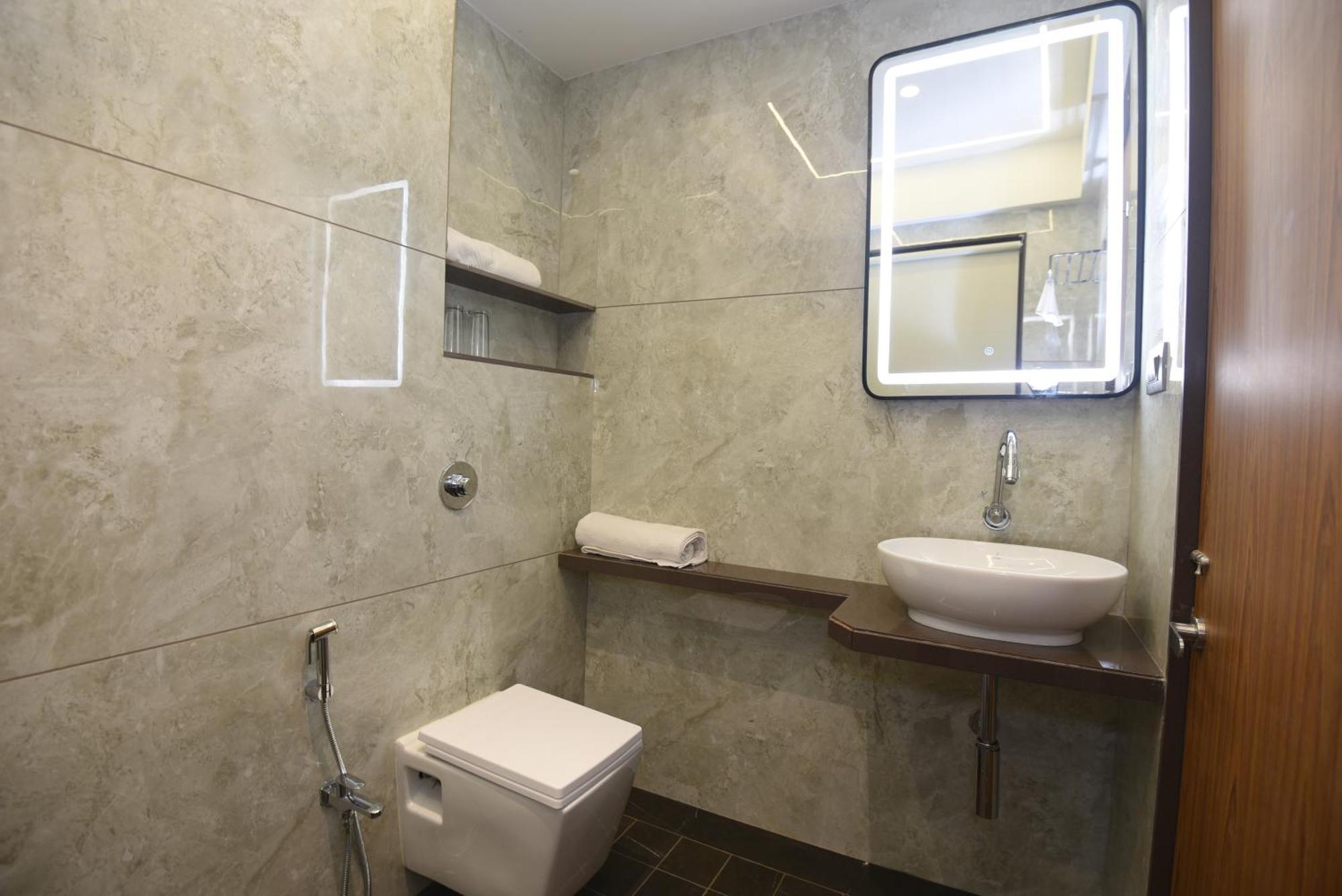 Vishnu Krupa Executive Rooms Virār Exterior foto